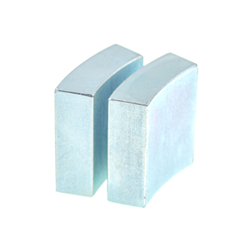 Magnet for magnetic separator